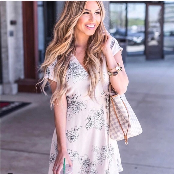 Lush Dresses & Skirts - Lush creme floral print wrap dress